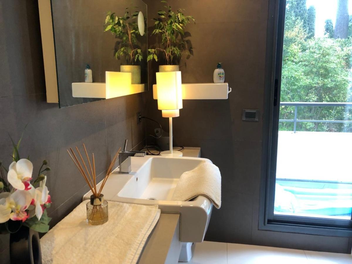 Appartement Montfleury, 2 Terrasses, 2 Chambres , 2 Sdb , Pkg Prive Piscine, 15 Min Walk To Croisette Beach And Palais Des Festivals Cannes Bagian luar foto